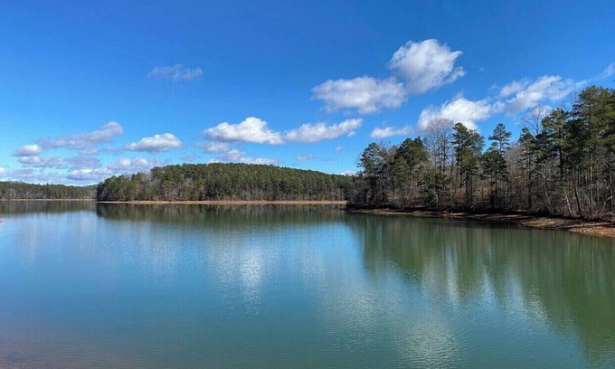 Townville Casa | "Lake Hartwell, Waterfront Cottage with Views, near Clemson"