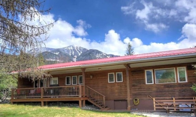 Silverton Casa | Lake Home With 2 Bedrooms + 2 Bed Cabin