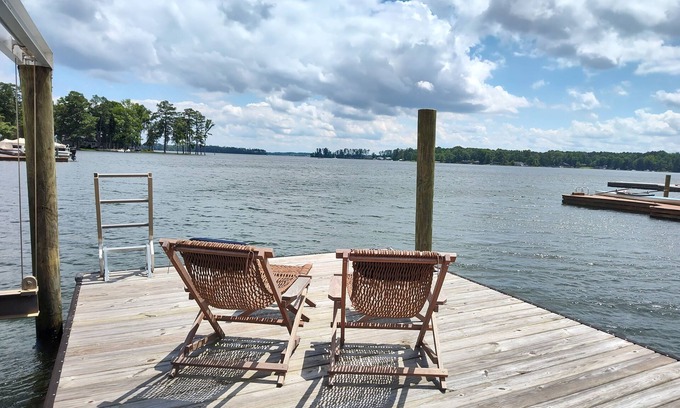 Chapin Casa | Lake Home with Pool Table, Dock, Kayaks, Fire Pits, Ice Maker