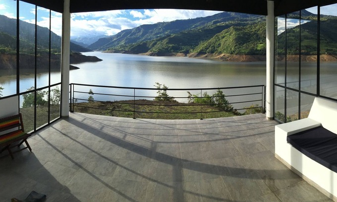 Chico Casa | Casa del lago a 2.5 horas de Bogotá, clima cálido perfecto