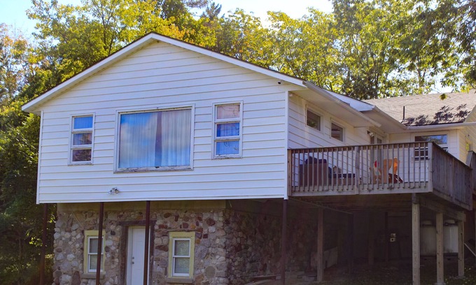 Port Jervis Casa | Lake House in Hudson Valley! - 20 Min. to Legoland NY. Great Family Stay!