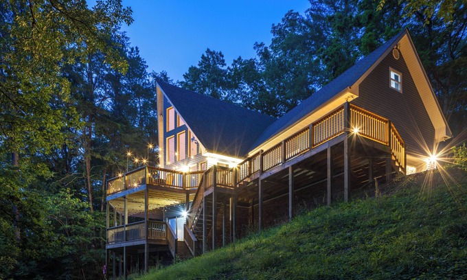 Trenton Casa | Lake House near Lookout Mt, Theater, Gym & Arcade