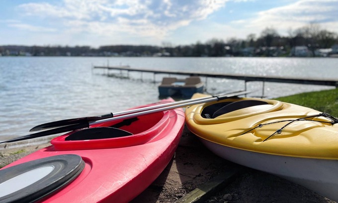 Shipshewana Casa | Lake House | Shallow Sandy | Kayaks | Family Fun
