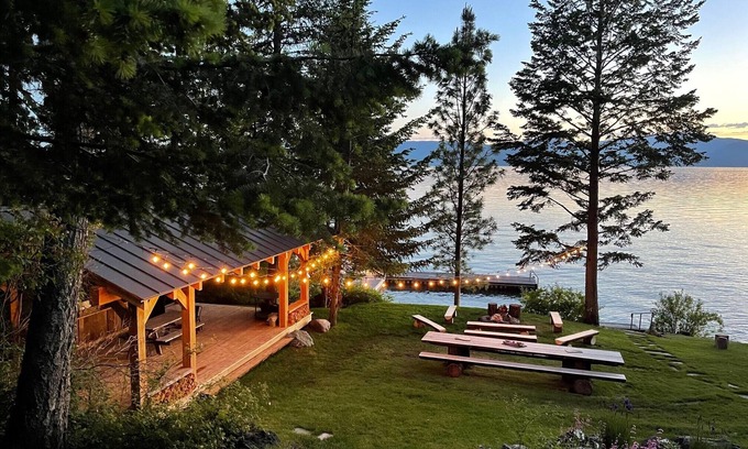 Woods Bay Cabina | Lake Houses at Camp Milson - Flathead Lake 7 BD Retreat w Private Lake Access