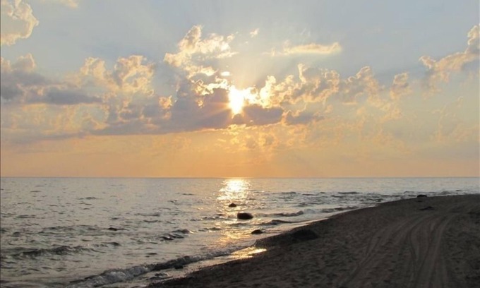 Zurich Cabaña | Lake Huron Beach House - Sandy Beach - Espectaculares puestas de sol