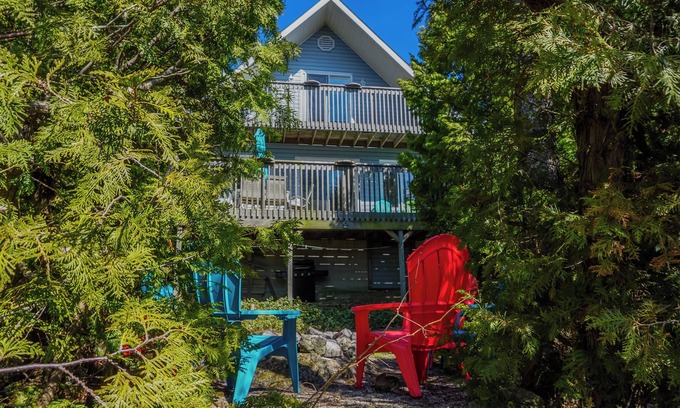 Tobermory Cabaña | Lake Huron Water view - 5 Minutes to Downtown Tobermory