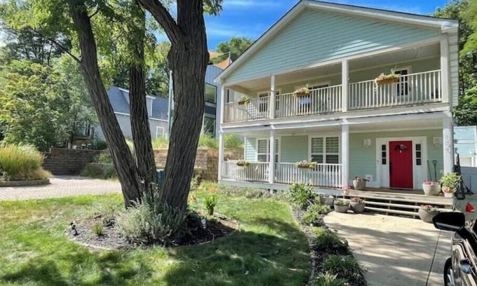 Michigan City Casa | Lake Life Livin’- Beach House