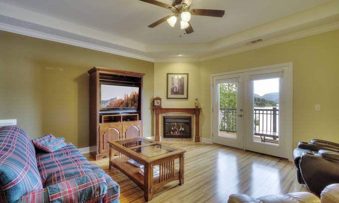 Bean Station Condominio | Lake Life Luxury on the Water