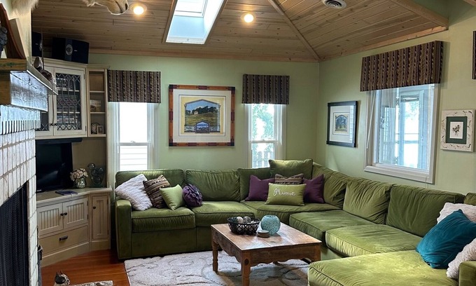 Lake Mills Casa | Lake Living at it's best!