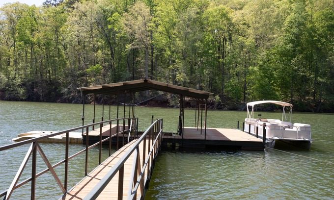 Townville Casa | Lake Living at its finest!