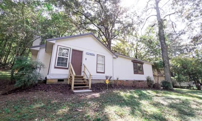 Scottsboro Cabina | Lake Lodge - 2 bed / 2 bath Cabin
