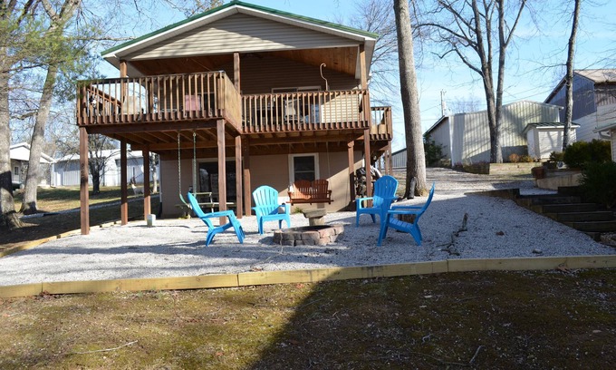 Nancy Casa | Lake Lover's Paradise! 3 Bed/2 Bath, Walk to Lake on Lake Cumberland!