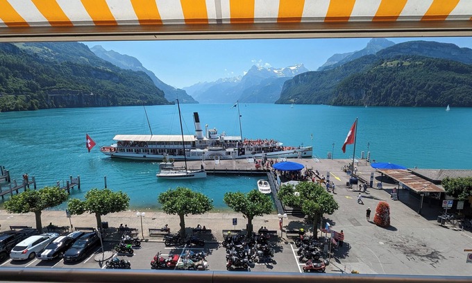 Brunnen Apartamento | Lake Lucerne apt: spectacular lakeside view, central, family friendly
