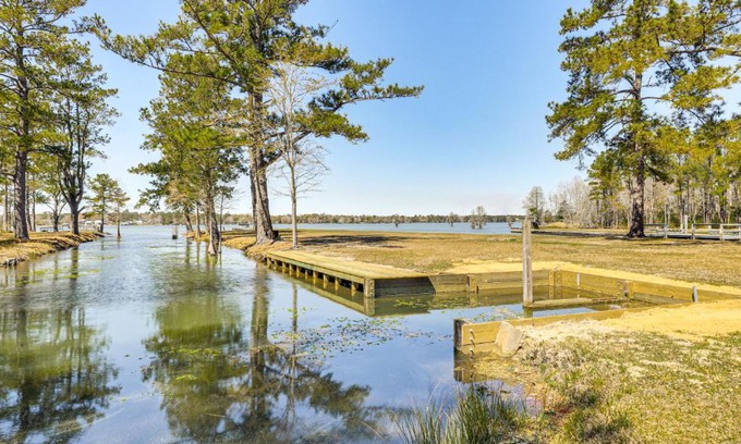 Moncks Corner Casa | Lake Moultrie Access Moncks Corner Home with Dock