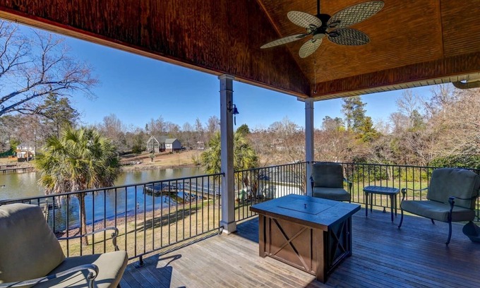 Chapin Casa | Lake Murray Group Getaway | Sleeps 14 | Kayaks
