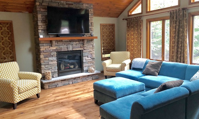 Pocono Pines Casa | Lake Naomi Amazing 2.800 sf 3-BR Vacation Hideaway