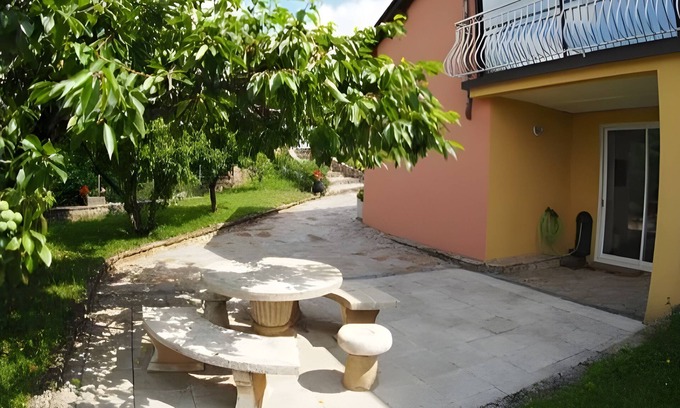 Villefranche-de-Panat Apartamento | Lago y Naturaleza – Acogedor apartamento a 100 m del lago de Villefranche-de-Panat, Aveyron