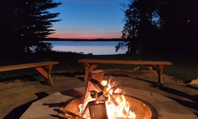 Crivitz Casa | Lake Noquebay Waterfront Home