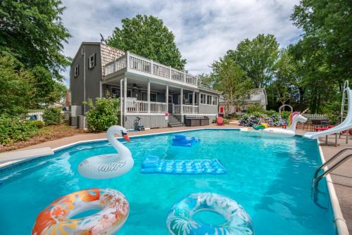 Mount Mourne Casa | Lake Norman Access, Pool, Hot tub, Epic Game room