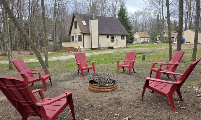 Lake Cabaña | Lake of the Pines Cottage - Hot tub!