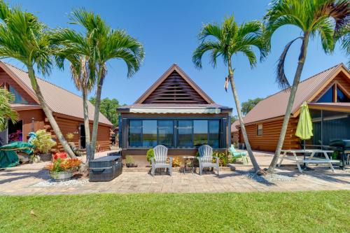 Okeechobee Casa | Lake Okeechobee Cabin with Boat Launch and Patio