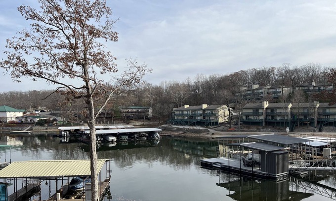 Lake Ozark Chalet De Esquí | Lake Ozarks “Castaway Cove” - New Lake Front Home