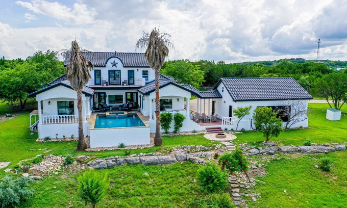 Spicewood Casa | LAKE RESORT