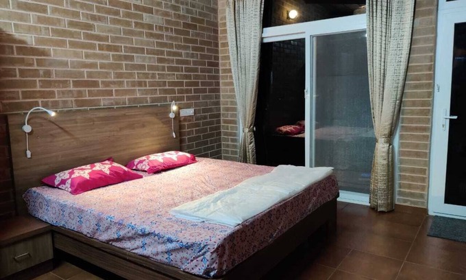Heggadadevankote Complejo | Lake side retreat with earthen cottages