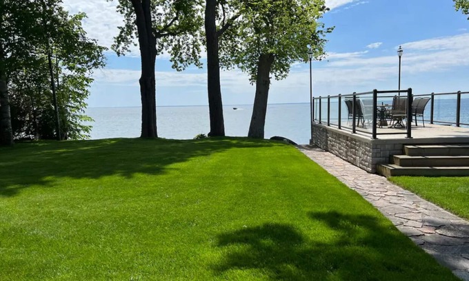 Oro Station Cabaña | Lake Simcoe Water Front Cottage