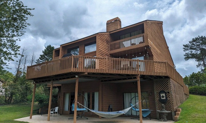 Macon Casa | Lake Tobo House