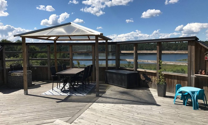 Finspang Casa | Lake view accommodation in Southern Sweden