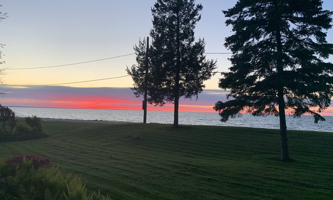 Sarnia Casa | Lake view beach access