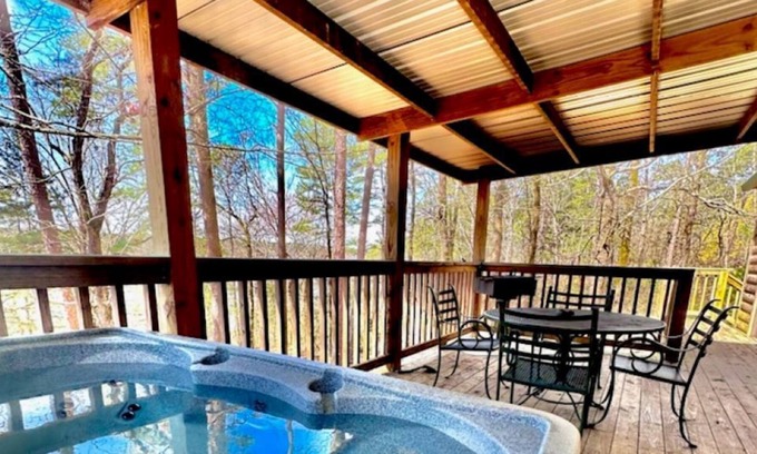 Kirby Casa | Lake view cottage on Lake Greeson with private hot tub!