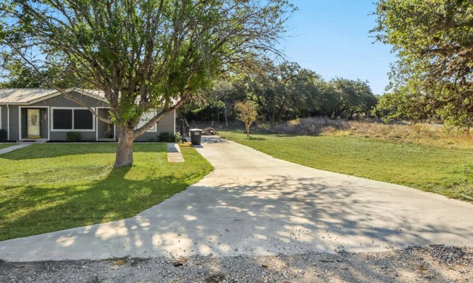 Canyon Lake Casa | Lake view family friendly home minutes from Canyon Lake boat ramp
