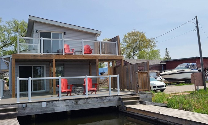 Keswick Cabaña | Lake View Marina Cottages in Keswick