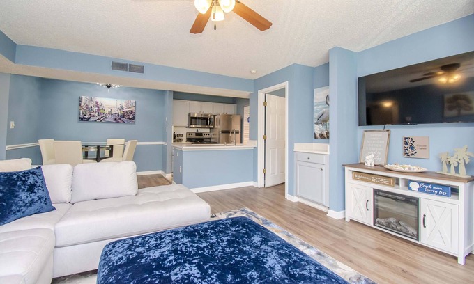 Brandon Condominio | Lake View - Tennis Court View - 2 Bedroom 2 Bath
