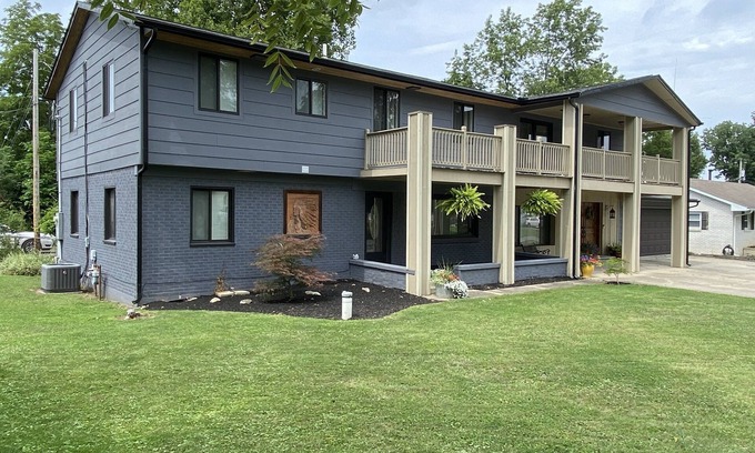 Russells Point Casa | Lake Views: 2nd-Story Guest Suite with Private Entrances/Yard/Parking
