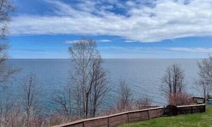Tofte Apartamento | Sweeping views of Lake Superior @ Nord Haven
