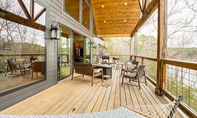Drasco Casa | Lake Views and Golf Access at Secluded Drasco Lodge