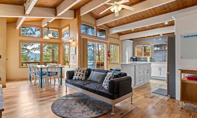 Kings Beach Casa | Lake Views Dog Friendly Cabin w/ Hot Tub!
