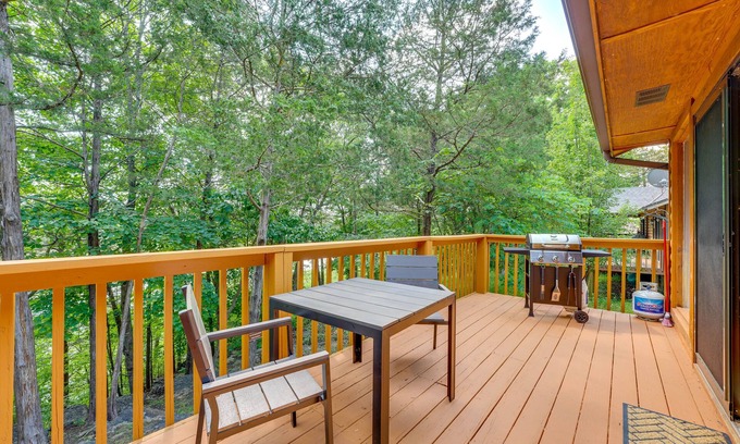 Arrow Point Casa | Lake Views: Table Rock Lake Retreat w/ Fenced Yard
