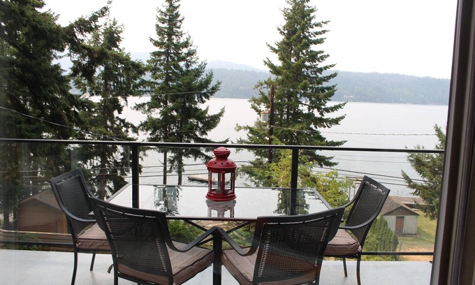 Bellingham Casa | Lake Whatcom, hogar contemporáneo, playa privada de 100 pies, muelle y kayaks