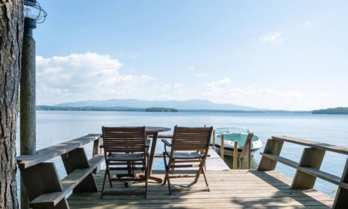 Meredith Complejo | Lake Winnipesaukee Island Cabin