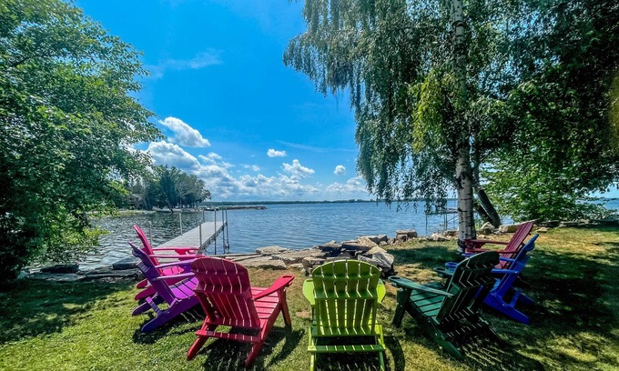 Sturgeon Bay Cabina | Lakefront! Amazing Fishing! Arcades, Kayaks, Bikes