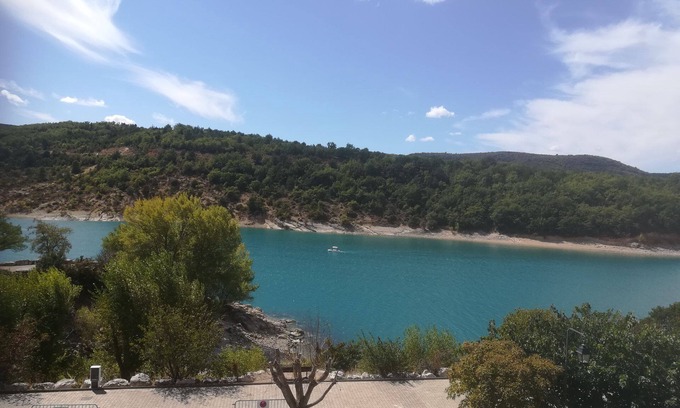 Bauduen Apartamento | Lakefront apartment