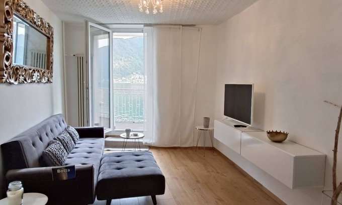 Caslano Apartamento | Apartamento frente al lago en Caslano (Casa Celeste)