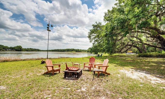 Inverness Apartamento | Lakefront Apt w/Canoes in Inverness!