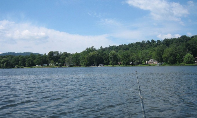 Ulster Park Cabaña | Lakefront Cottage, Hudson Valley NY