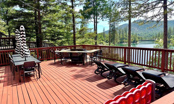 Bass Lake Casa | Lakefront cabin with private boat launch, with boat slip !!