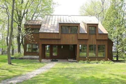L'Ile-Bizard Chalet De Esquí | Lakefront Chalet in Montreal